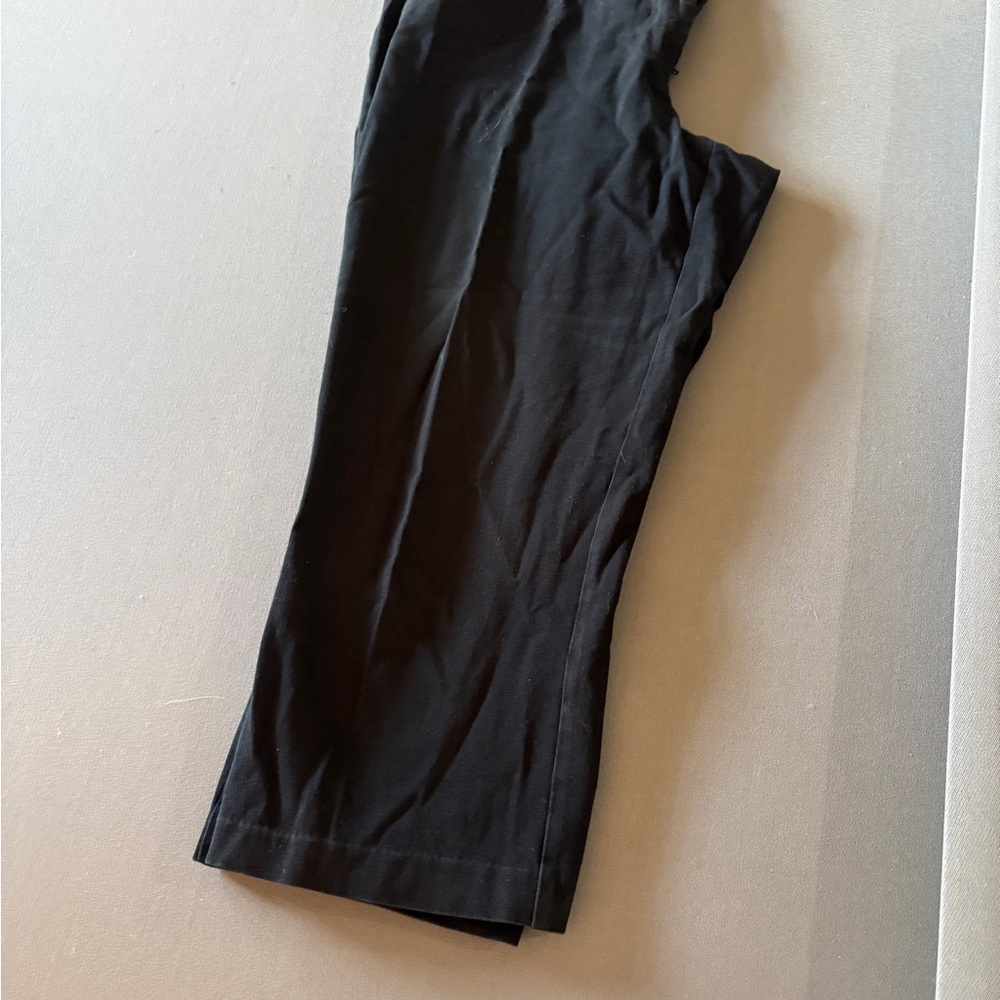 Dana Buchman Black Classic Dress Capris